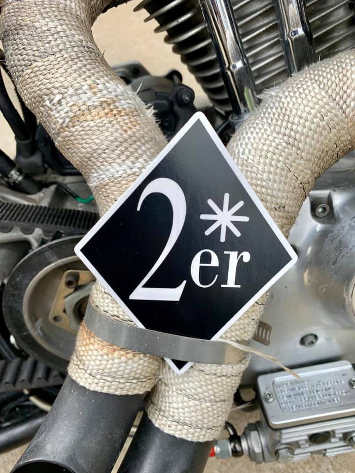 2*er Sticker – Worthless Handler